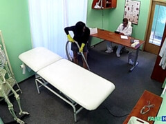 Arsch, Hundestellung, Fingern, Handjob, Krankenschwester, Büro, Uniform, Spanner