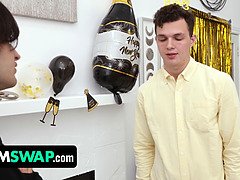 Culo grande, Tetas grandes, Madres para coger, Mamá, Orgía, Sexo fuerte, Gritar, Madrastra