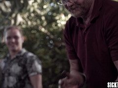 Bruinharig, Gezin, Hardcore, Moeder die ik wil neuken, Taboe, Tiener, Trio, Tieten likken