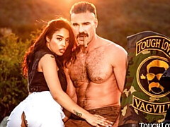 Verga grande, Mamada, Morena, Estilo perrito, Tetas naturales, Al aire libre, Adolescente, Tetas