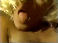 In den arsch, Grosse titten, Blondine, Aufs gesicht abspritzen, Behaart, Masturbation, Milf, Orgie