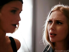 69 negenenzestig, Blond, Harig, Spijkerbroeken, Zoenen, Natuurlijke tieten, Kut duiken, Tieten likken