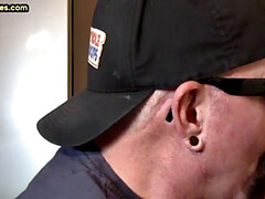 Leie, In den arsch, Blasen, Kehlenfick, Schwul, Brille, Handjob, Reif