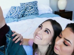 Sucer une bite, Brunette brune, Hd, Adolescente, Plan cul à trois, Branlette espagnole