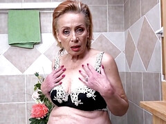 Arsch, Bad, Nahaufnahme, Geile alte tussi, Hd, Reif, Muschi, Solo