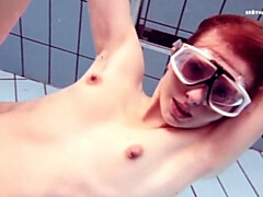 Braunhaarige, Frau, Hd, Im freien, Pool, Muschi, Solo, Unter wasser