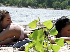 Grote kont, Grote mammen, Vingeren, Lesbisch, Buiten, Kut duiken, Geschoren, Strippen