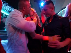 Черные, В одежде, Танцы, Куколка, Межрасовый секс, Лизание, Вечеринка, Киски