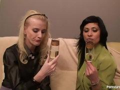 Blonde, Fait maison, Lesbienne, Léchez, Naturelle, Chatte, Maigrichonne, Jarretelles