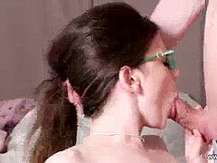 Amateur, Corridas, Penetracion con dedos, Gafas, Pajear, Besar, Flaco, Adolescente