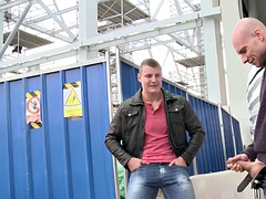 Leie, In den arsch, Blasen, Schwul, Handjob, Hardcore, Muskel, Öffentlich