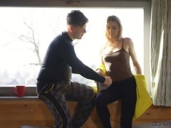 Arsch, Europäisch, Küssen, Muschi, Russisch, Kurzes haar, Socken, Titten