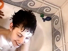 Amateur, Sucer une bite, Attrapée, Léchez, Fête, Chatte, Douche, Plan cul à trois