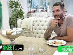 アラブ, 着衣女と全裸男, イマラチオ, バック, ハードコア, 下着, オーガズム, ハメ撮り