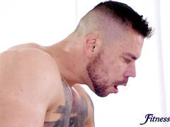 Arsch, Tussi, Grosser arsch, Grosse titten, Gesichtssitzen, Handjob, Italienisch, Lecken