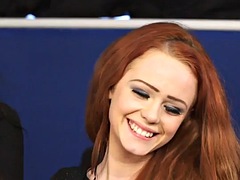 Brits, Naakte man aangeklede vrouw, Europees, Dominante vrouw, Fetisj, Groep, Masturbatie, Zuigen