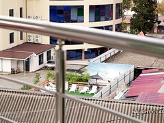 Morena, Tetona, Despelote, Tetas naturales, Al aire libre, Público, Solo, Tetas