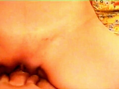 Sucer une bite, Brunette brune, Tir de sperme, Hard, Seins naturels, Rousse roux, Suçant, Adolescente