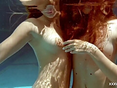 18 jaar, Kont, Lesbisch, Klein, Openbaar, Russisch, Servisch, Tiener