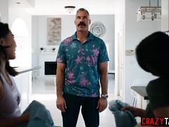 18 jaar, Aziatisch, Diep in de keel, Hondjeshouding, Hardcore, Orgie, Klein, Realiteit