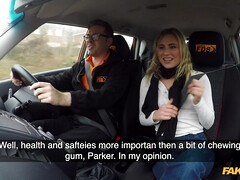 Culo, Rubia, Mamada, Coche, Estilo perrito, Realidad, Tatuaje, Mojado