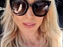 Grote kont, Grote mammen, Pijpbeurt, Sperma shot, Vingeren, Frans, Moeder die ik wil neuken, Tieten likken