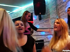 Grote lul, Blond, Diep in de keel, Hd, Hakken, Interraciaal, Kousen, Tatoeage