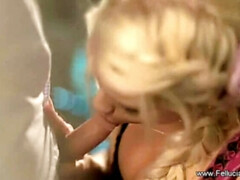 Blonde, Sucer une bite, Homme nu et filles habillées, Tir de sperme, Faciale, Hd, Mère que j'aimerais baiser, Maman