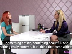 Leie, Arsch, Tschechisch, Frau, Latina, Natürlichen titten, Büro, Rotschopf