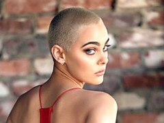 Culo, Rubia, Estilo perrito, Penetracion con dedos, Besar, Afeitado, Adolescente, Tetas