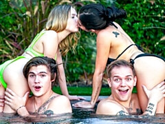 デカ尻, デカチン, フェラチオ, バック, オージー, 小柄, ティーン, オッパイの