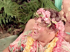 Американки, Брюнетки, Знаменитости, Эксгибиционист, Милф, Тощие