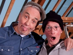 Anal, Sucer une bite, En levrette, Branlette thaïlandaise, Léchez, Chatte, Plan cul à trois, Nénés