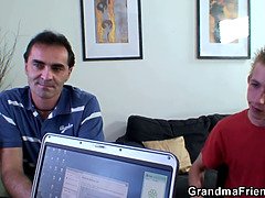 Grote mammen, Pijpbeurt, Handbeurt, Rijpe lesbienne, Moeder, Kut duiken, Schreeuwen, Trio