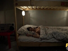 Grosse bite, Sucer une bite, Brunette brune, Hard, Hd, Réalité, Plan cul à trois, Nénés