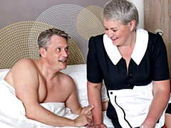 Mooie dikke vrouwen, Grote mammen, Blond, Pijpbeurt, Mollig, Hondjeshouding, Rijpe lesbienne, Kort haar