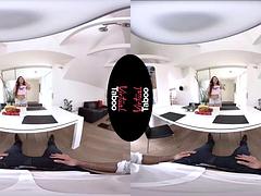 Tridimensionnel, Adolescente