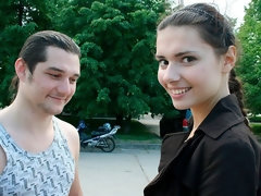 Enthousiasteling, Pijpbeurt, Bruinharig, Sperma in mond, Sperma shot, Hondjeshouding, Handbeurt, Zoenen