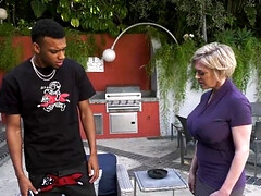 Américain, Grosse bite, Blonde, Sucer une bite, Femme couguar, Double pénétration, Collant, Plan cul à trois