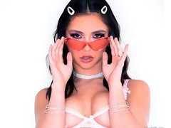 Cul, Sucer une bite, Double pénétration, Doigter, Branlette thaïlandaise, Rasée, Jarretelles, Plan cul à trois