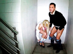 Grosse bite, Sucer une bite, Attrapée, Habillées, En levrette, Léchez, Public, Chatte