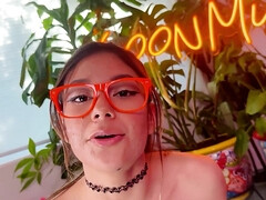 18 ans, Nana, Sucer une bite, Brunette brune, Adolescente