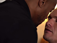 Любители, Язык в попке, Черные, Минет, Геи, Межрасовый секс, Мускулы, Пирсинг