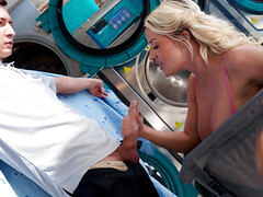 Curvy laundry girl Sienna Day handles two big cocks