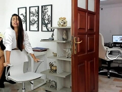 Tetas grandes, Tetona, Semen en la boca, Corridas, Sexo duro, Latina, Oficina, Tetas