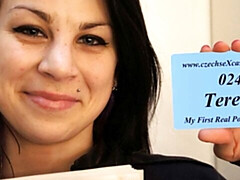 Gros cul, Grosse bite, Sucer une bite, Brunette brune, En levrette, Mature, Rasée, Cheveux courts