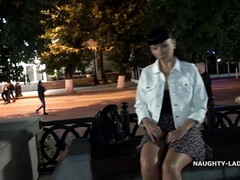 Tetas grandes, Tetona, Fetiche, Despelote, Madres para coger, Al aire libre, Público, Tetas