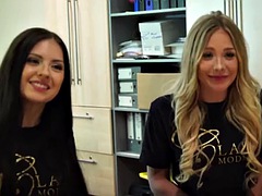 Cunnilingus, Lamer culo, Rubia, Morena, Corridas, Abuelita, Sexo duro