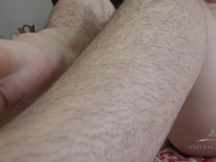 Leie, Blasen, Braunhaarige, Füsse, Freundin, Behaart, Orgasmus, Pov