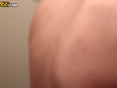 Tetas grandes, Morena, Al aire libre, Público, Desnudarse